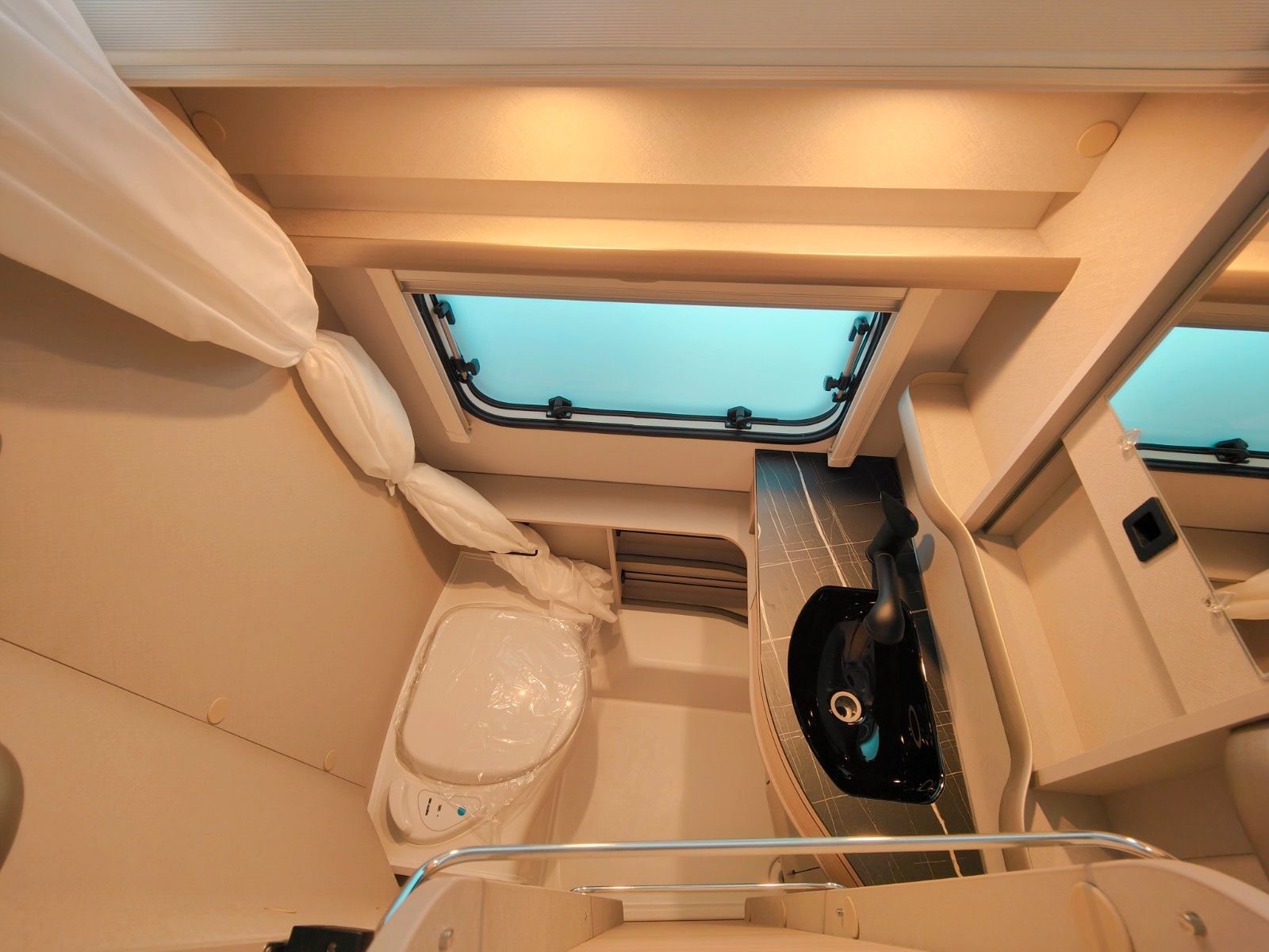 Fahrzeugabbildung HYMER / ERIBA / HYMERCAR Touring 560 Urban - SUMMER-SALE -