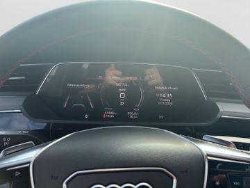 Audi Q8 e-tron - 10