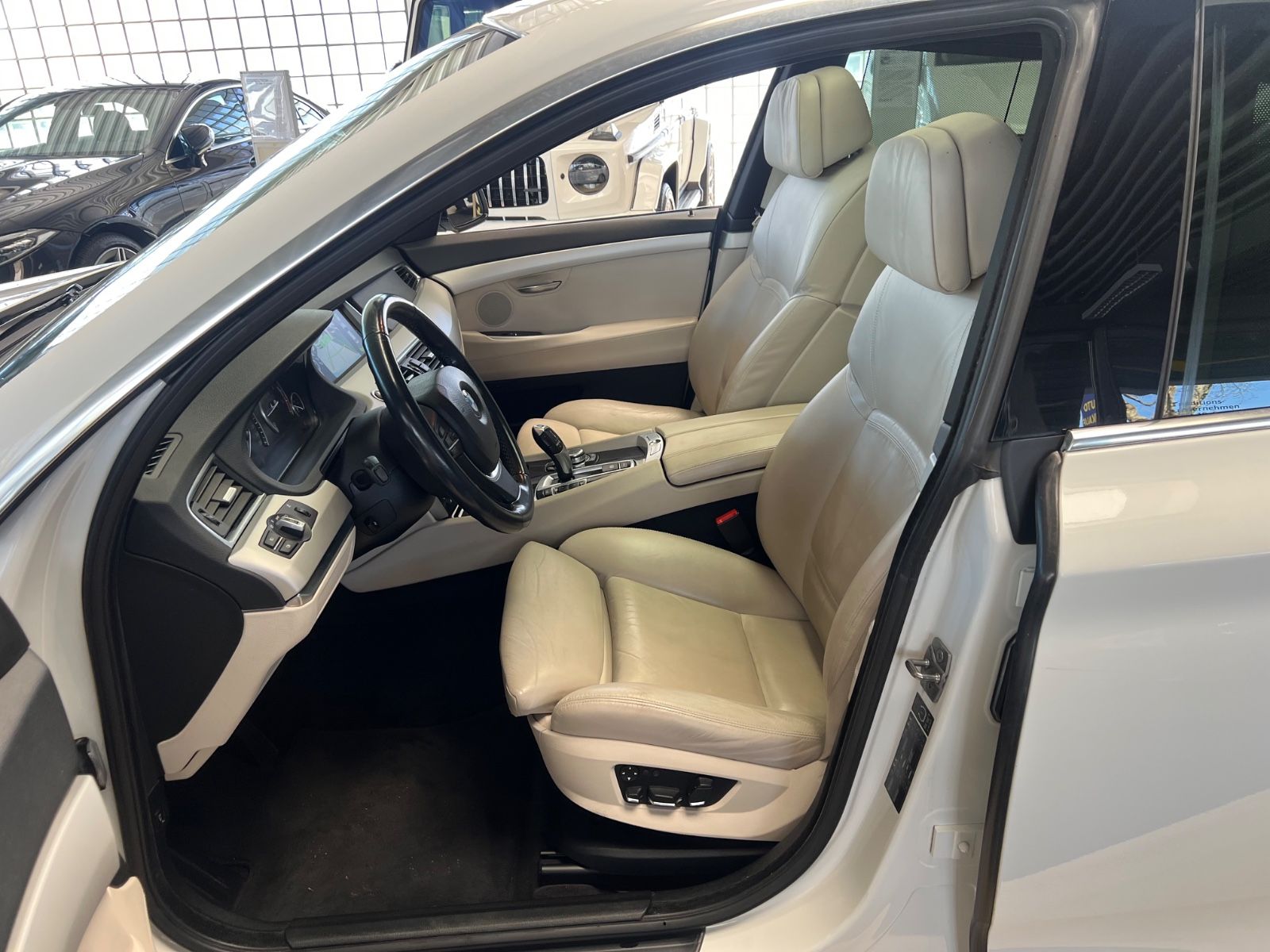 Fahrzeugabbildung BMW 530 Gran Turismo GT *PANO*KAMERA*LEDER-WEIß*