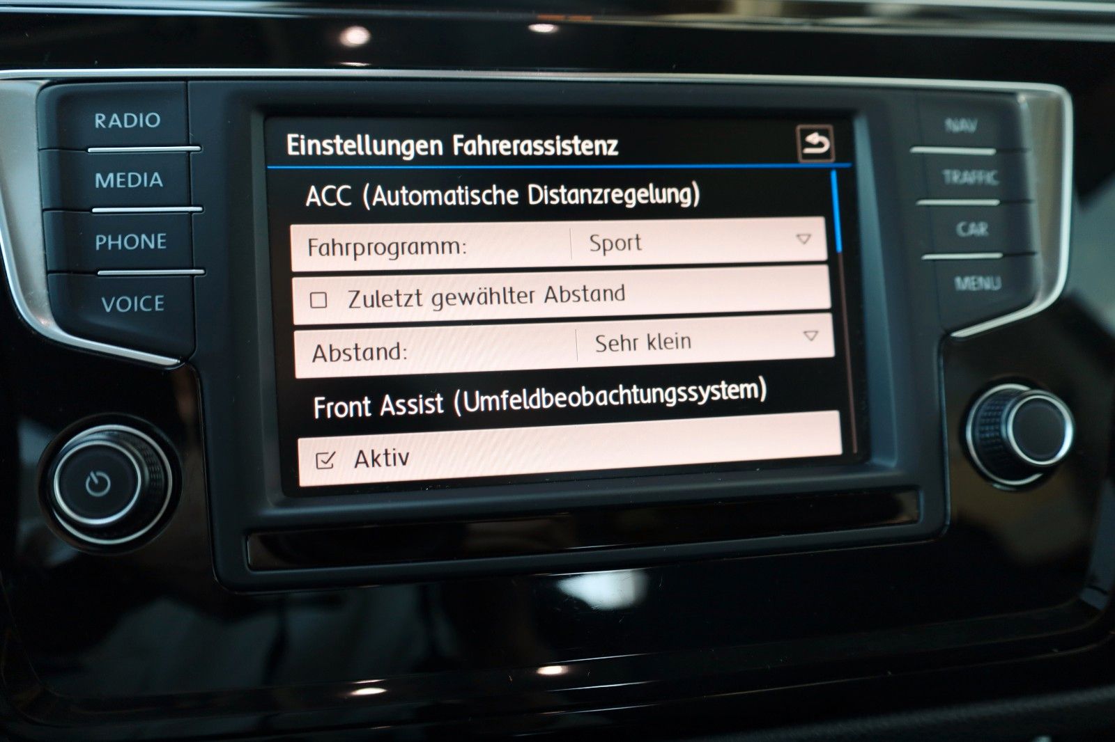 Fahrzeugabbildung Volkswagen Touran R Line Alcantara,Navi,LED,Panorama,Kamera