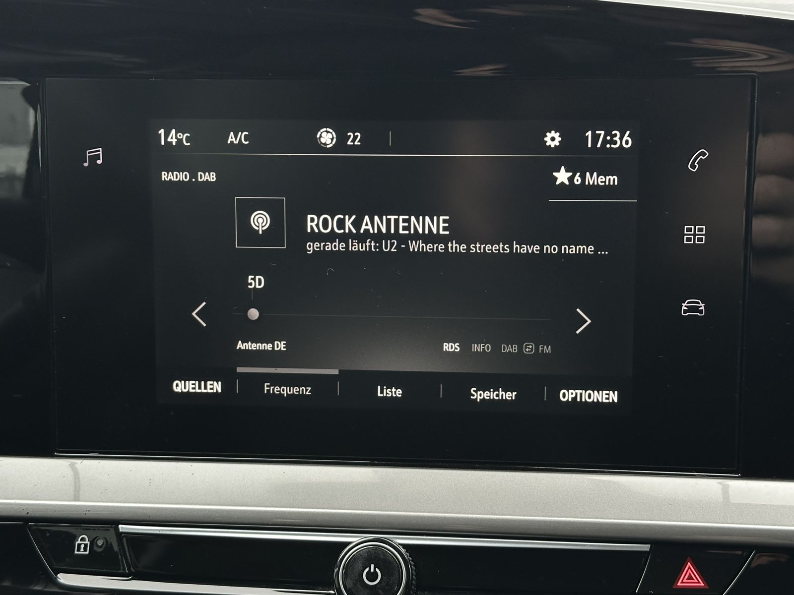 Fahrzeugabbildung Opel Mokka-e Edition LED+RÜCKFAHRKAMERA+BT+WÄRMEPUMPE