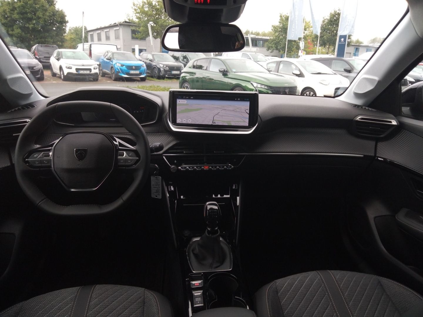 Fahrzeugabbildung Peugeot 208 Allure PureTech 100 Navi 360 Kamera CarPlay