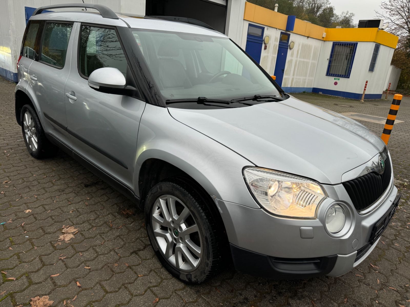 Fahrzeugabbildung SKODA Yeti Experience 4x4 Leder+Panorama+Navi+Xenon