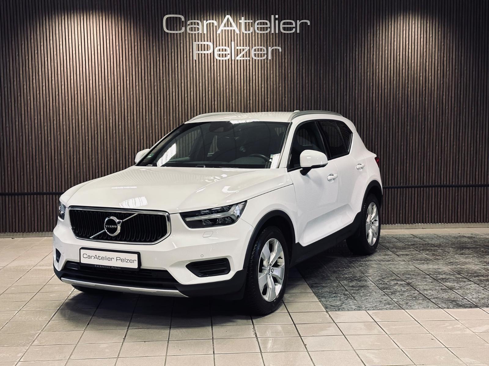 Volvo XC 40 XC40 Momentum AWD*AHK*LED*Harman Kardon*
