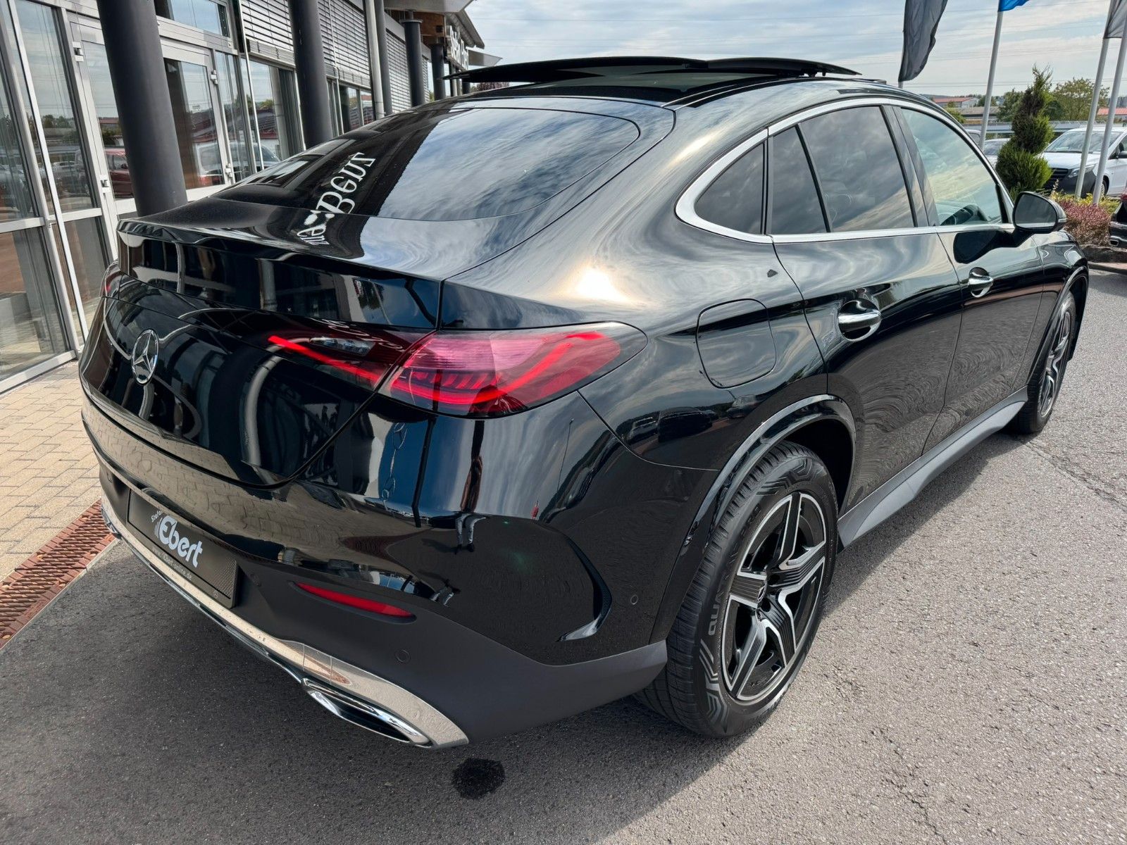 Fahrzeugabbildung Mercedes-Benz GLC 200 4M AMG Distr+360°+Pano+Ambiente+Keyless