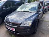 Ford Focus Lim. Fun X 5 TÜREN ZR GEW. TÜV 10-26 !! - Ford Focus aus 2007 mit Benzin-Antrieb: Limousine