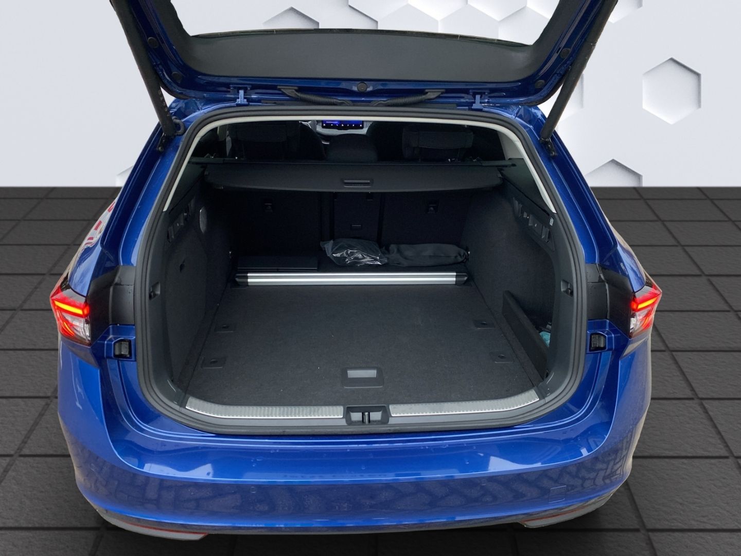 Superb Combi 2.0 TDI 142 kW 4x4 Selection 7 Gang