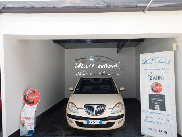 Lancia Ypsilon 1.4 16V Oro
