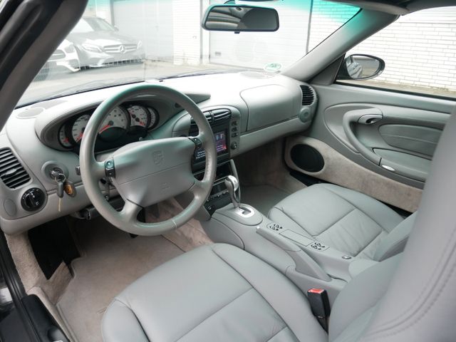 996