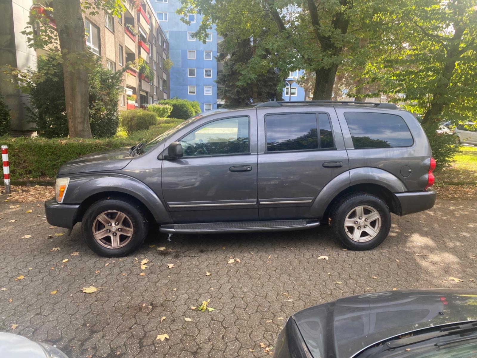 Dodge Durango 2005 — двигун 5.700 cm³, 349 HP (257kW)