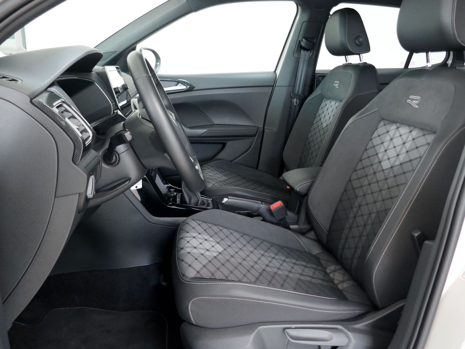Fahrzeugabbildung Volkswagen T-Cross R-Line 1.0 TSI | LED PDC ACC Navi App