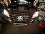 Mercedes-Benz ML 300 CDI 4MATIC BlueEFFICIENCY - - Mercedes-Benz ML 300: Cdi 4matic