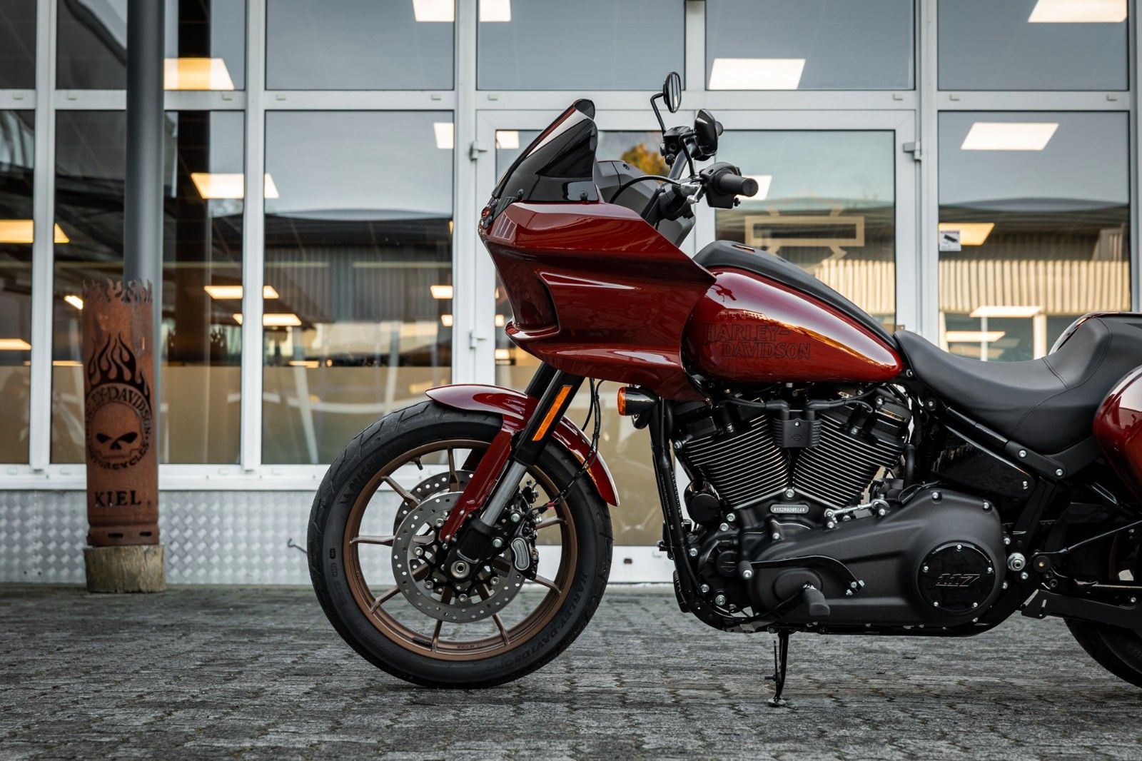 Fahrzeugabbildung Harley-Davidson FXLRST LOW RIDER ST 117 -SOFORT VERFÜGBAR