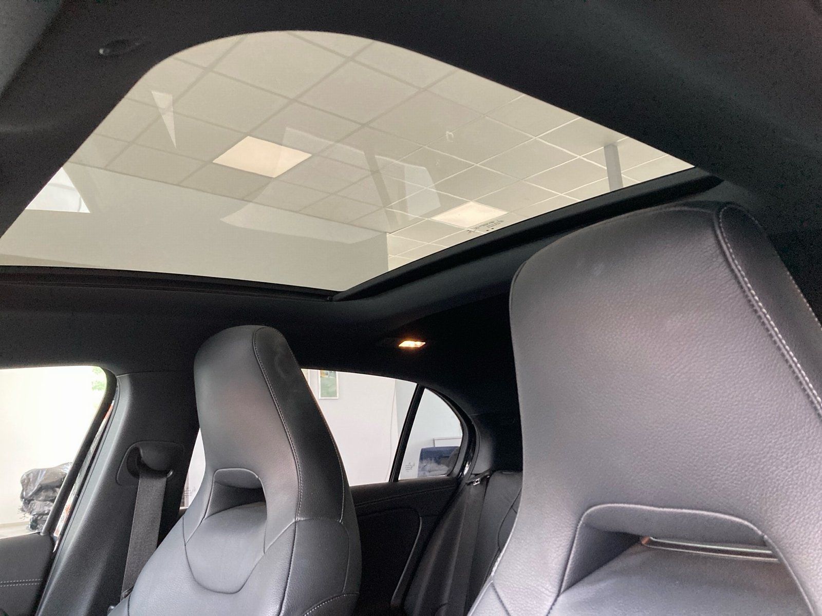 Fahrzeugabbildung Mercedes-Benz A 180 AMG*Distronic*Pano*Totwinkel*Kamera*LED*18
