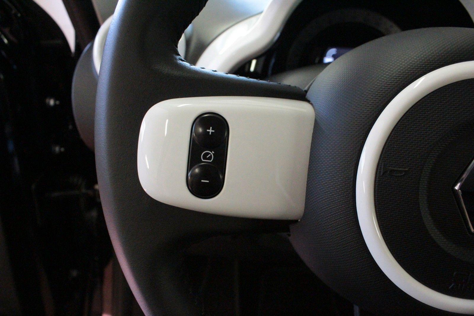 Fahrzeugabbildung Renault Twingo E-Tech 100% elektrisch*einer der letzten*