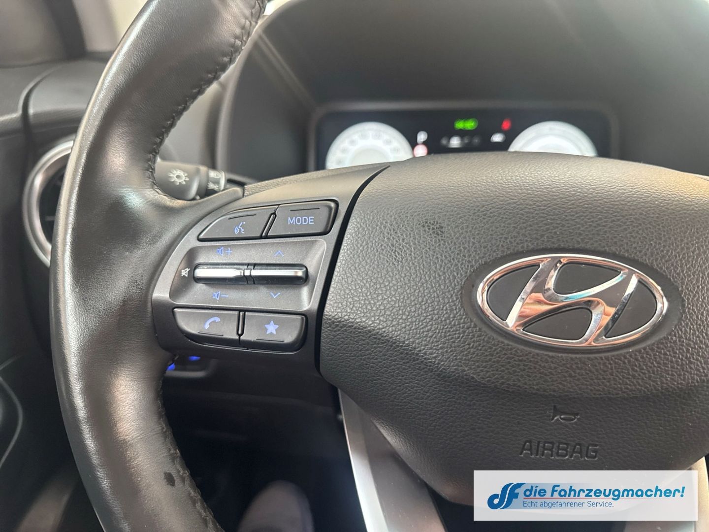 Fahrzeugabbildung Hyundai KONA Trend Elektro 2WD Navi Soundsystem LED ACC