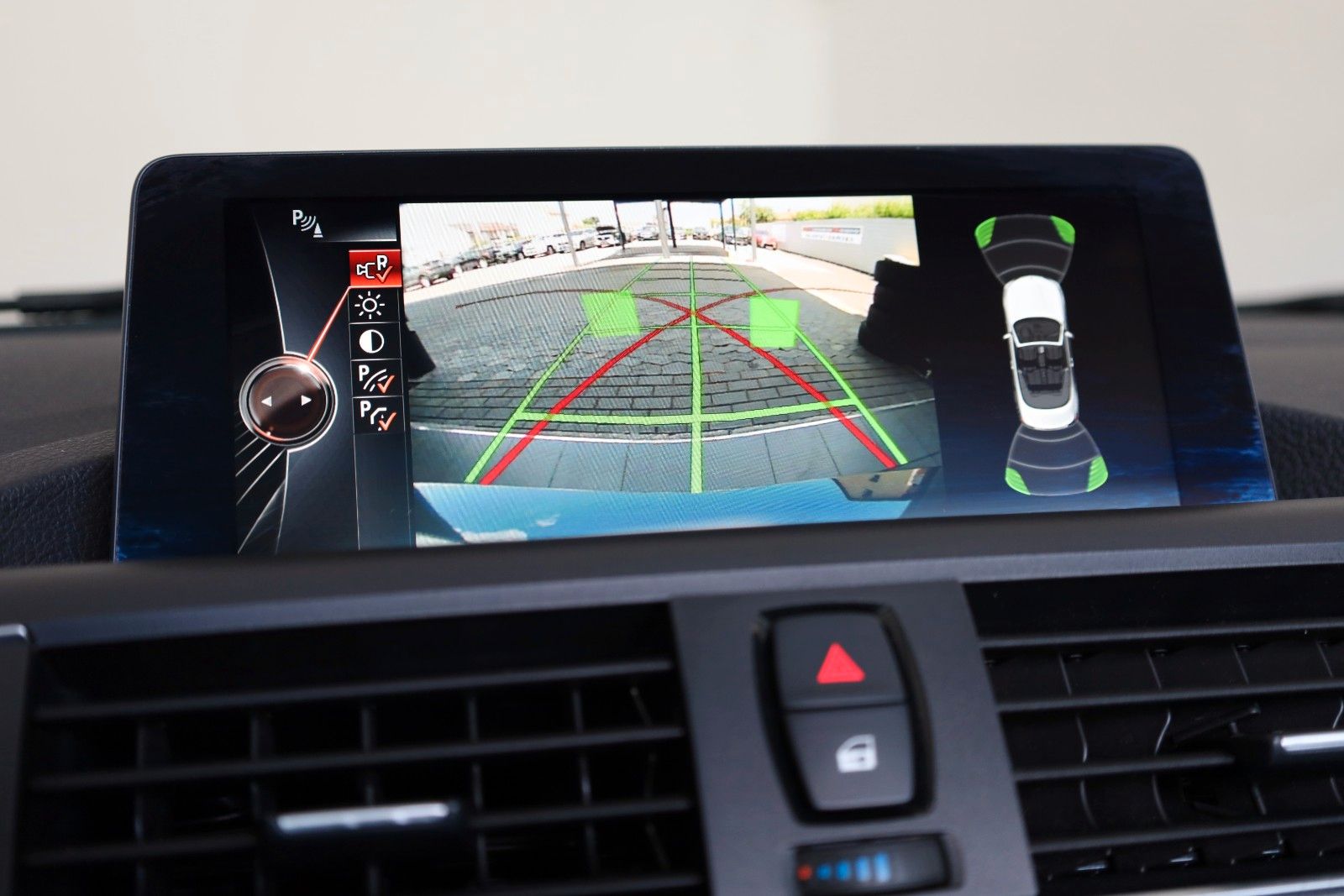 Fahrzeugabbildung BMW 220 i Cabrio M Sport,Navi Prof.,Kamera,Xenon