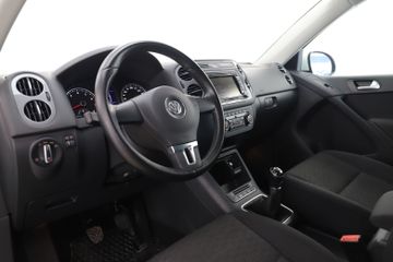 Volkswagen Tiguan - 12