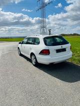 Volkswagen Golf 1.4 TSI Variant Highline - Volkswagen Golf aus 2011 mit Benzin-Antrieb: Kombi, 1.4