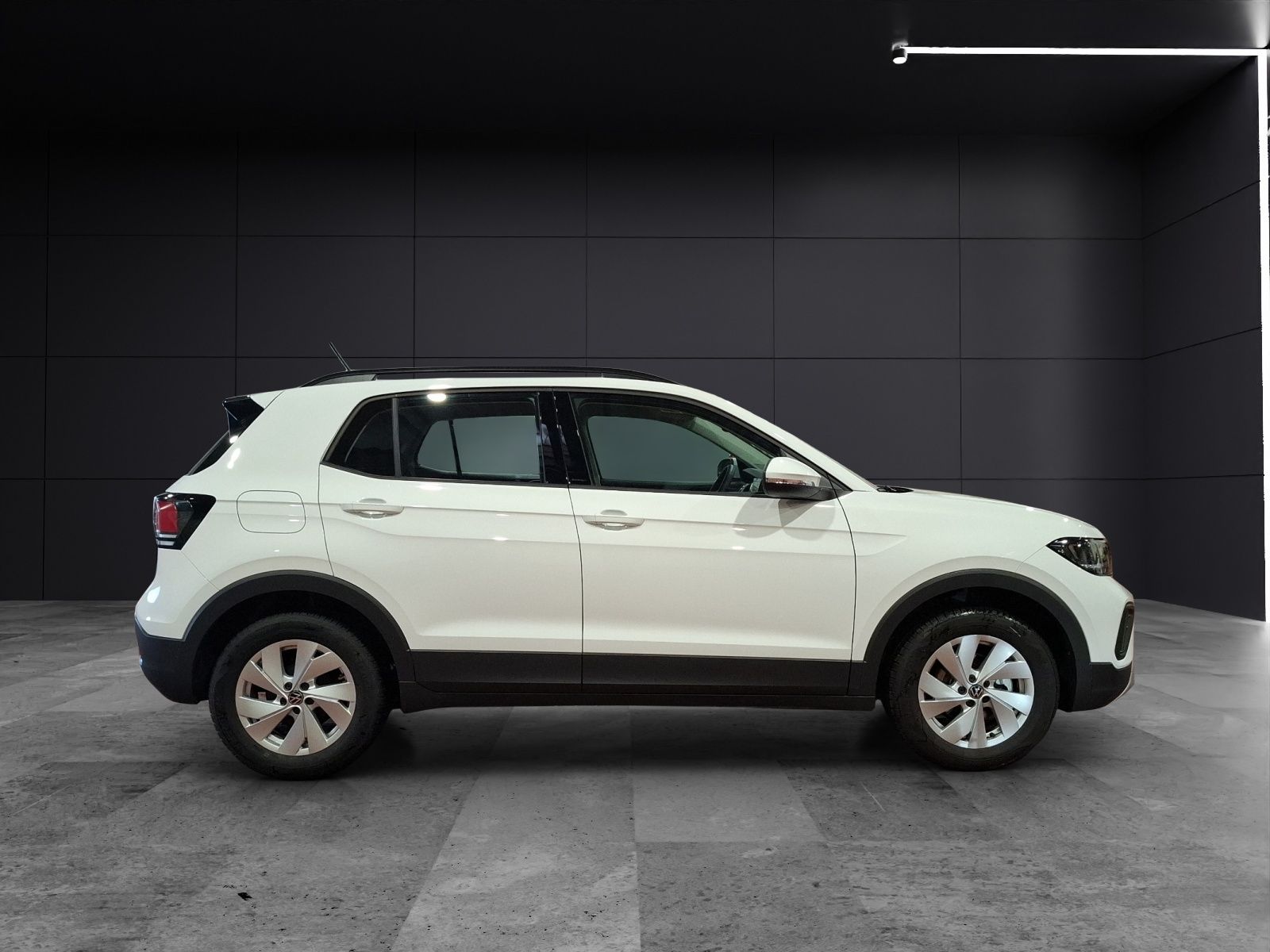 Fahrzeugabbildung Volkswagen T-Cross TSI Life LED AID ACC APP SH PDC LM