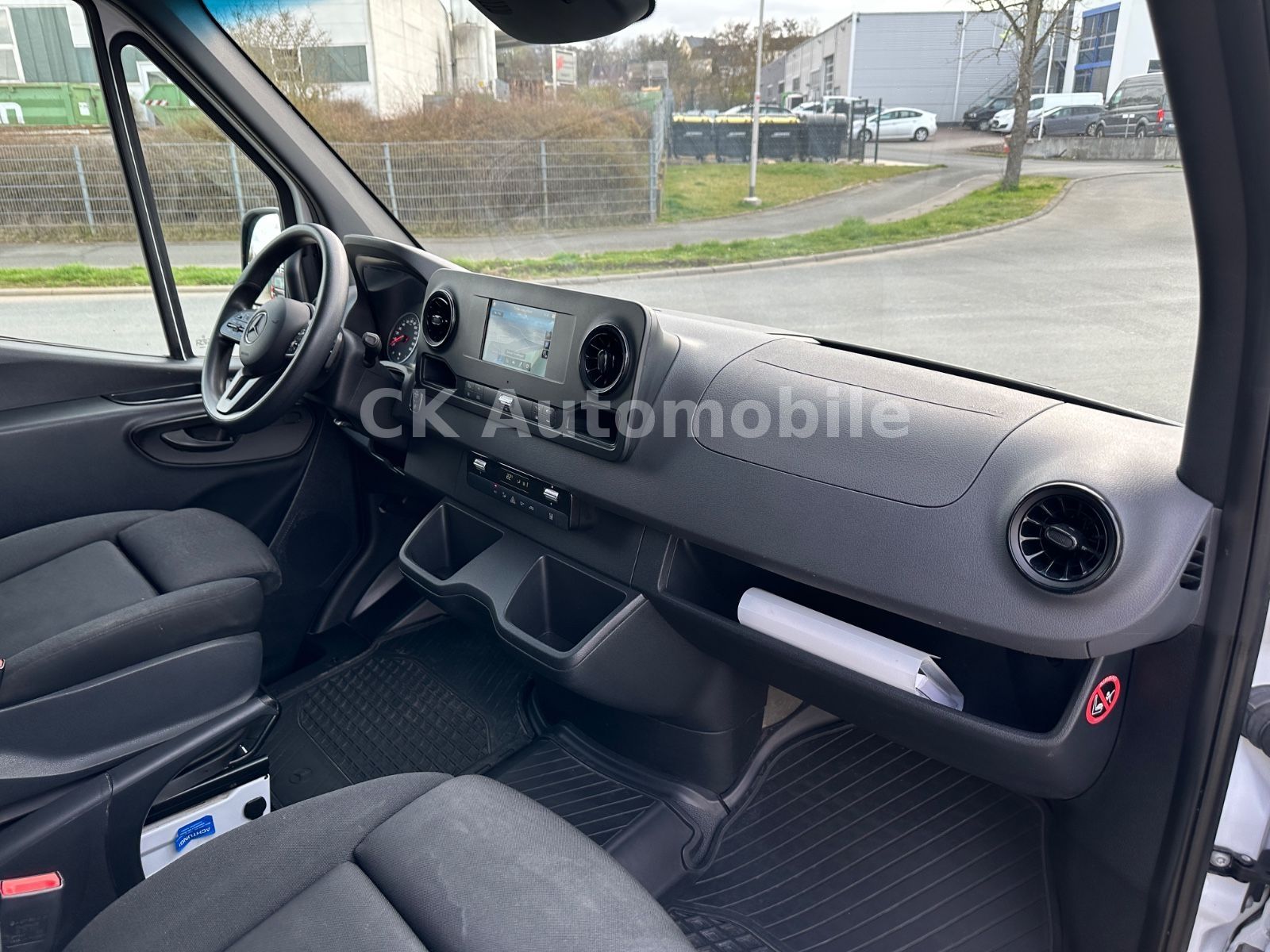 Fahrzeugabbildung Mercedes-Benz Sprinter III Kasten 319 V6 RWD Mixto/Autom./Navi