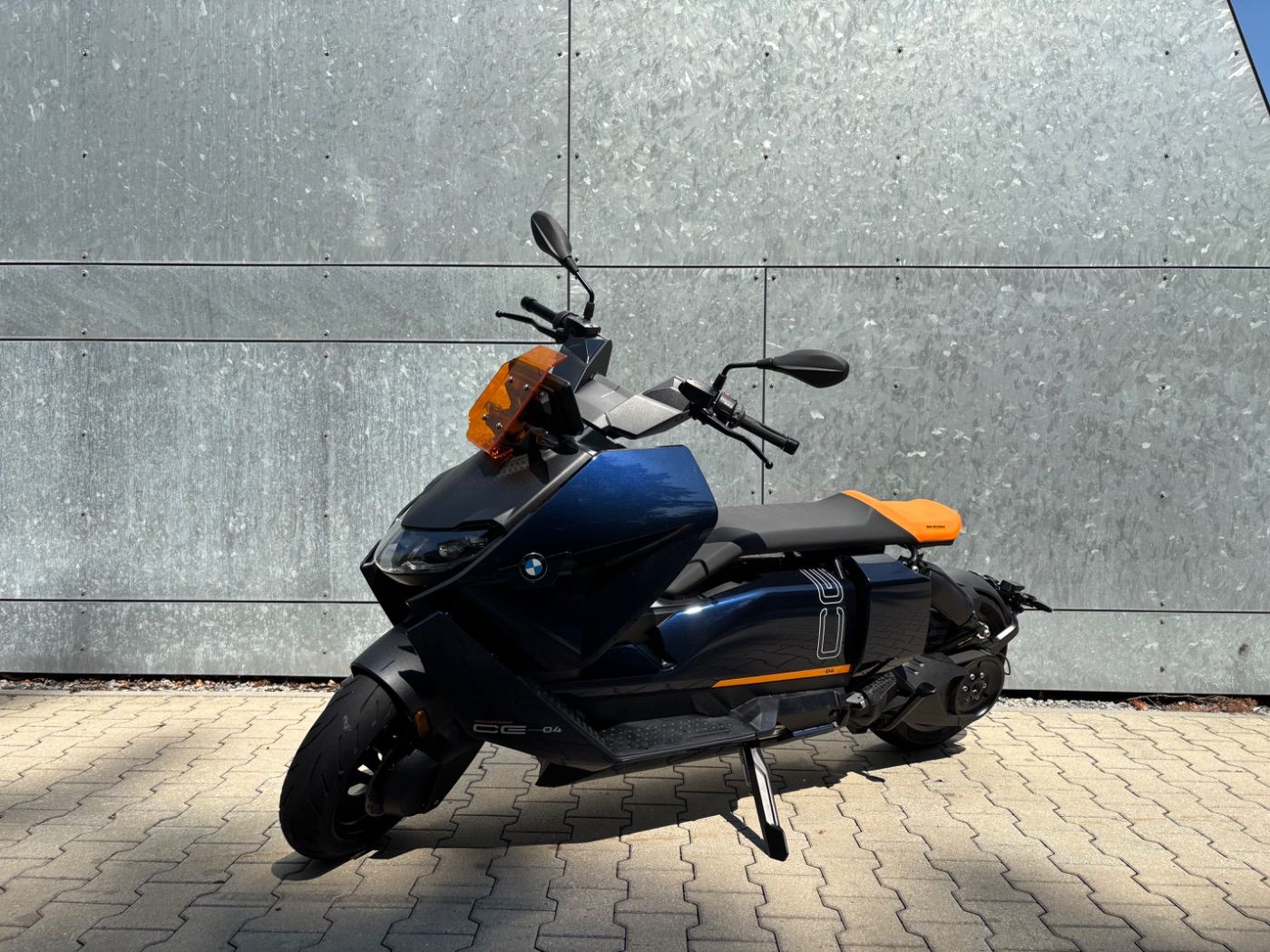 Fahrzeugabbildung BMW CE 04 Avantgarde Schnellladegerät