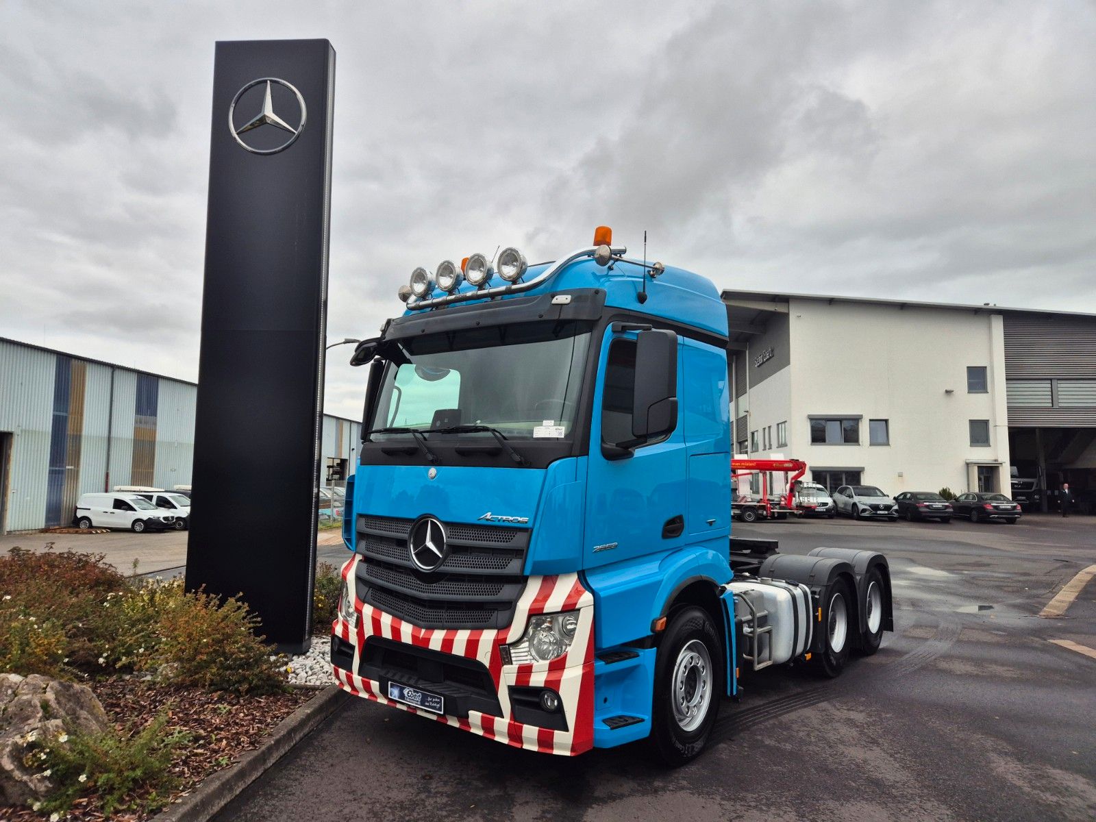 Fahrzeugabbildung Mercedes-Benz Actros 2653 LS 6x4 Retarder 120.000kg