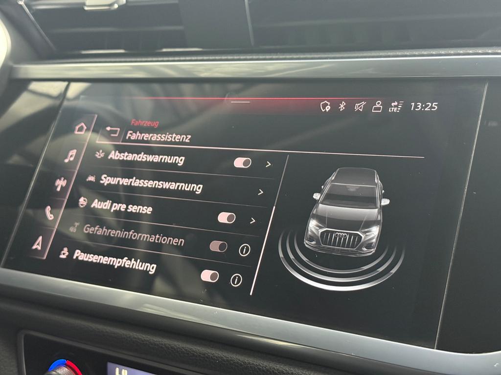 Audi Q3 40 TDI quattro S line, Foto 37 von 50