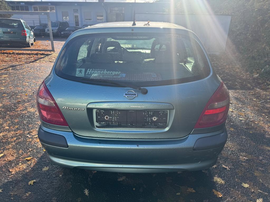 Nissan Almera
