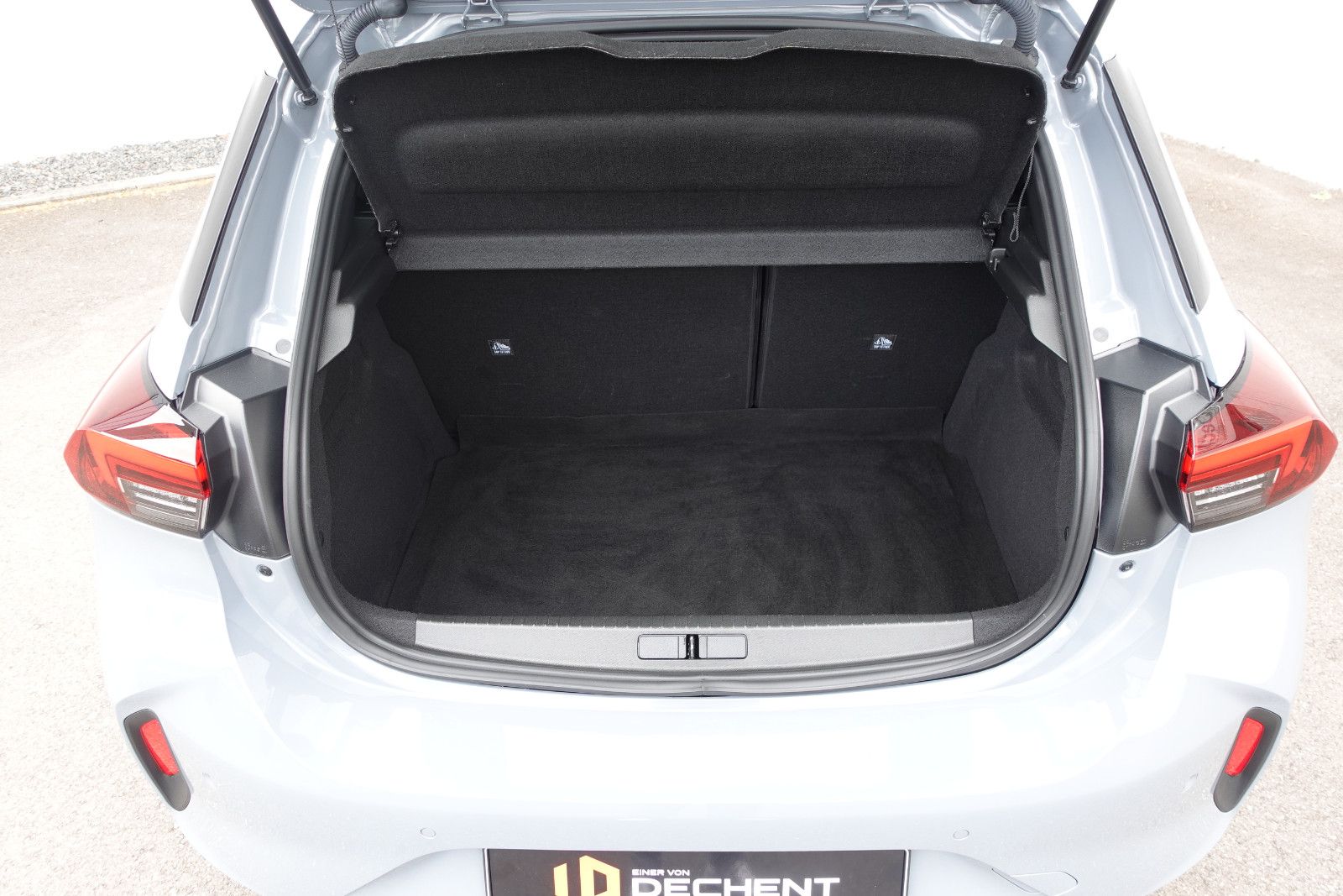 Fahrzeugabbildung Opel Corsa GS 1.2T,Navi,Kamera, Sitzhzg,Allwetter,LED