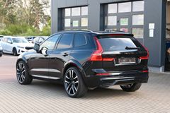 Fahrzeugabbildung Volvo XC60 B5 AWD R-Design*B&W*PANO*22"*Polestar*BLACK
