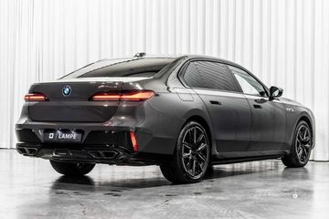 BMW 760 - 8