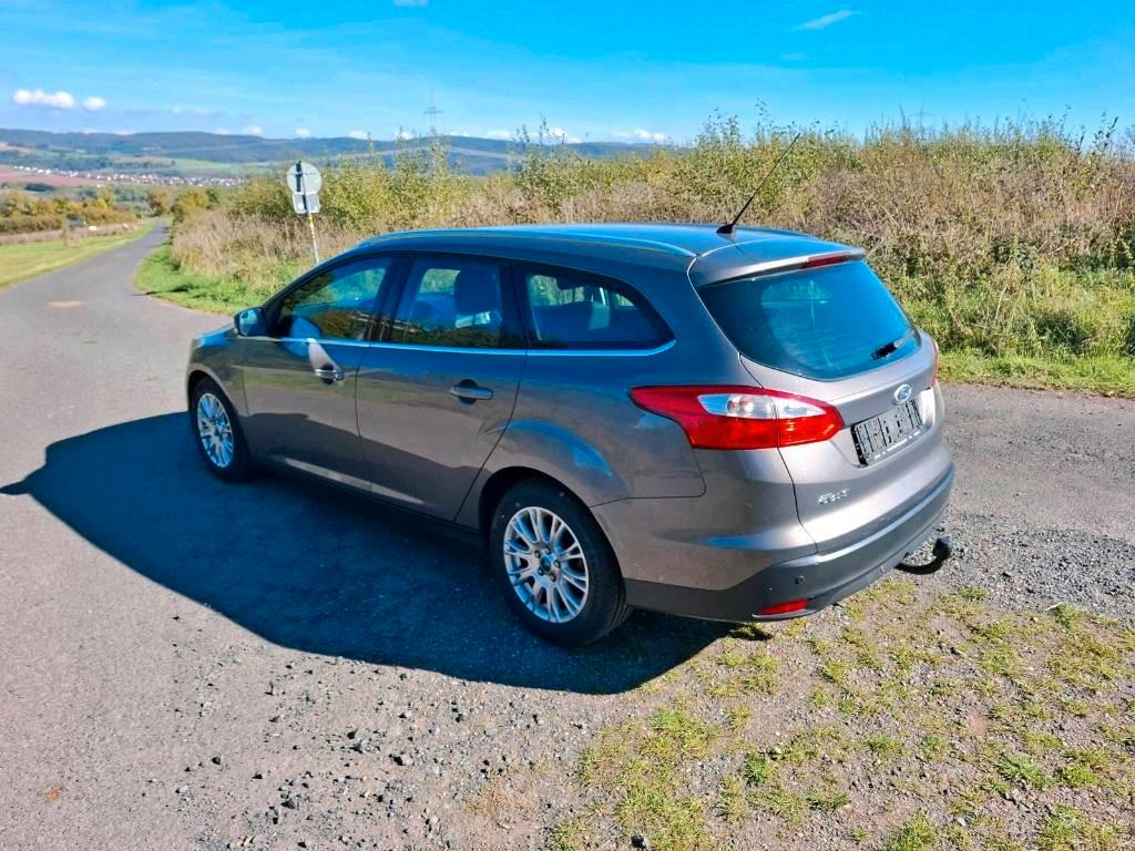 Ford Focus 2011 — photo 14