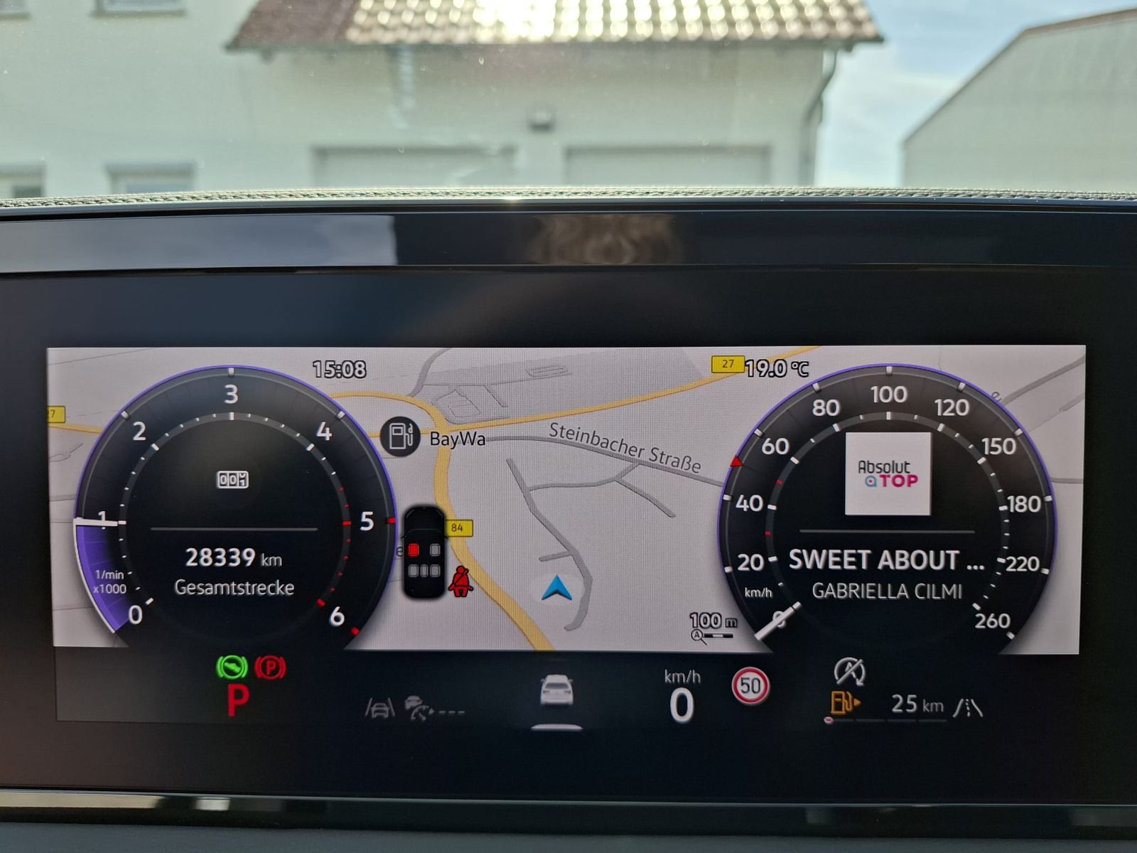 Fahrzeugabbildung Volkswagen Tiguan 2.0 TDI R-Line 4M Pano*Black*Matrix*AHK