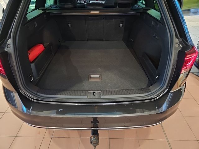 Fahrzeugabbildung Volkswagen Passat Variant 1.4 DSG Hybrid GTE UPE 62TEUR PAN