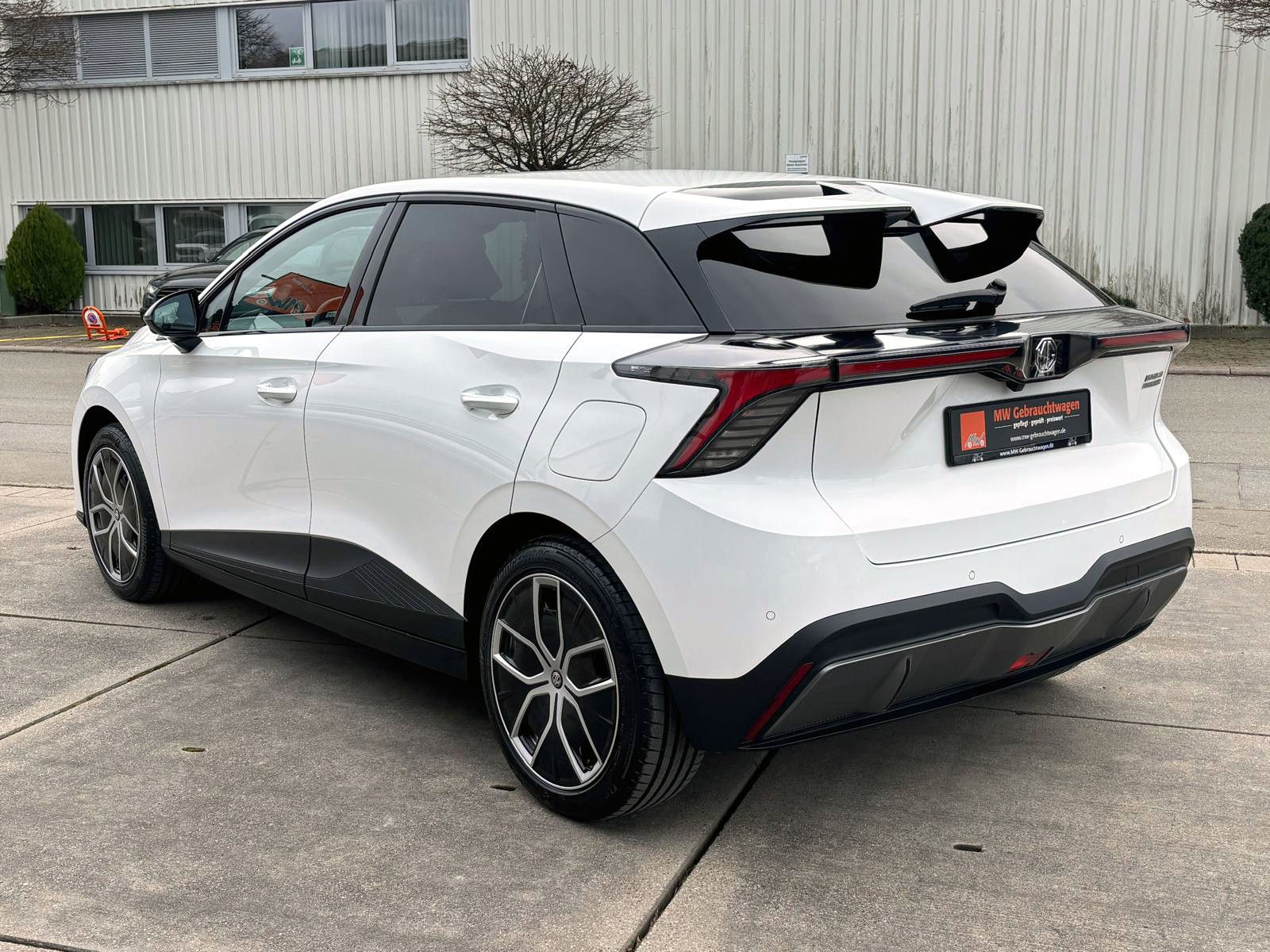 Fahrzeugabbildung MG MG4 Luxury 5D 150kW LED 360° ACC CarPlay BT NAV