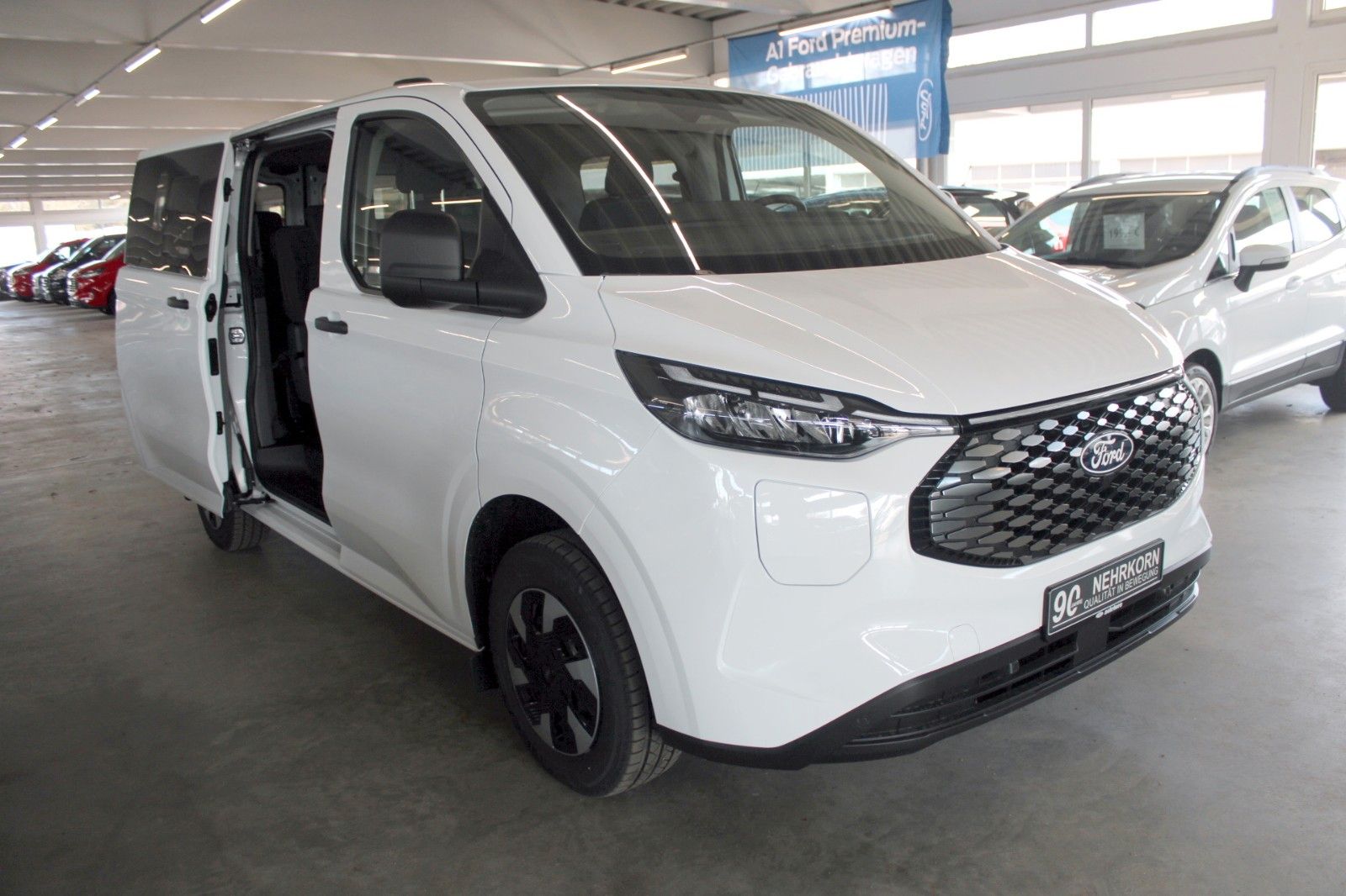 Fahrzeugabbildung Ford E-Transit Custom L1 TREND 9-Sitze AHK NAVI GJR