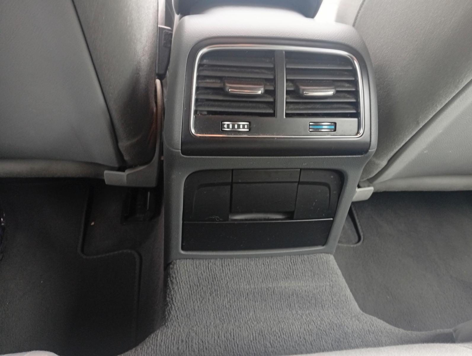Audi A4 2012 — photo 14
