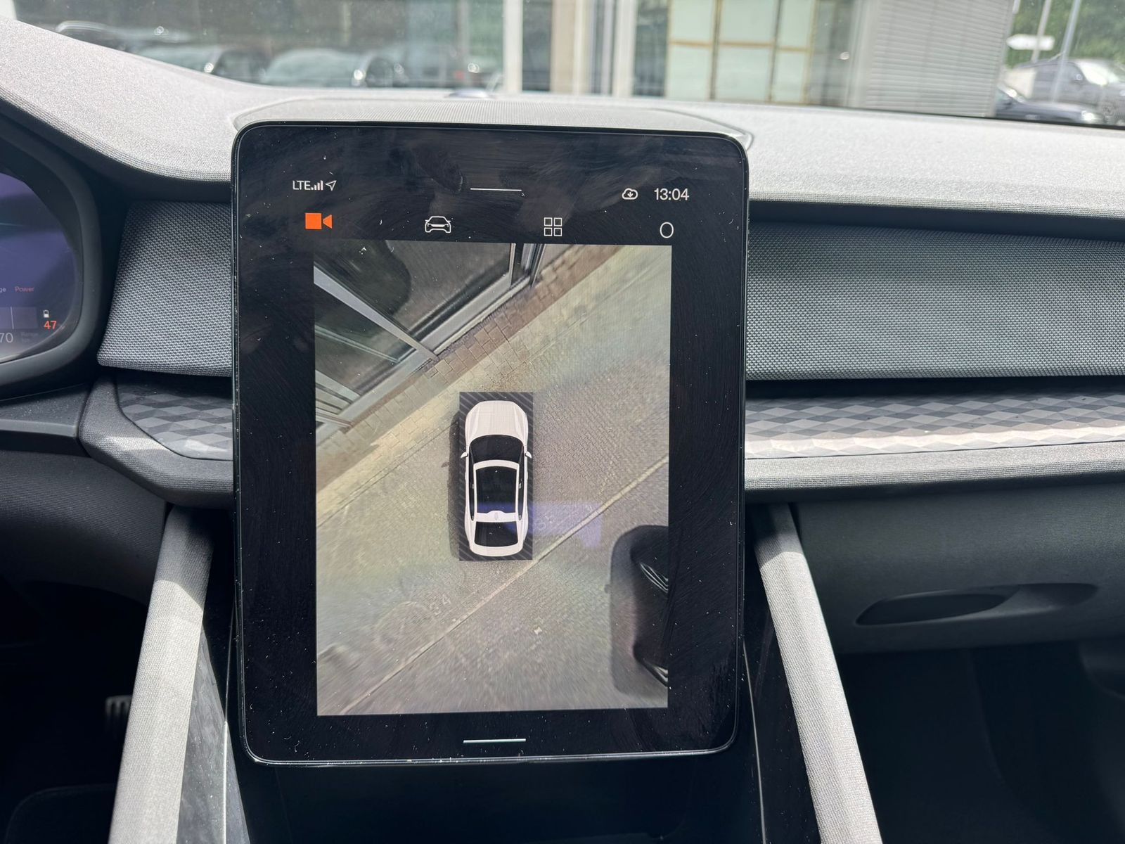 Fahrzeugabbildung Polestar 2 Standard Range SMNAVI+MEMO+SHZ+DAB+360°+19"
