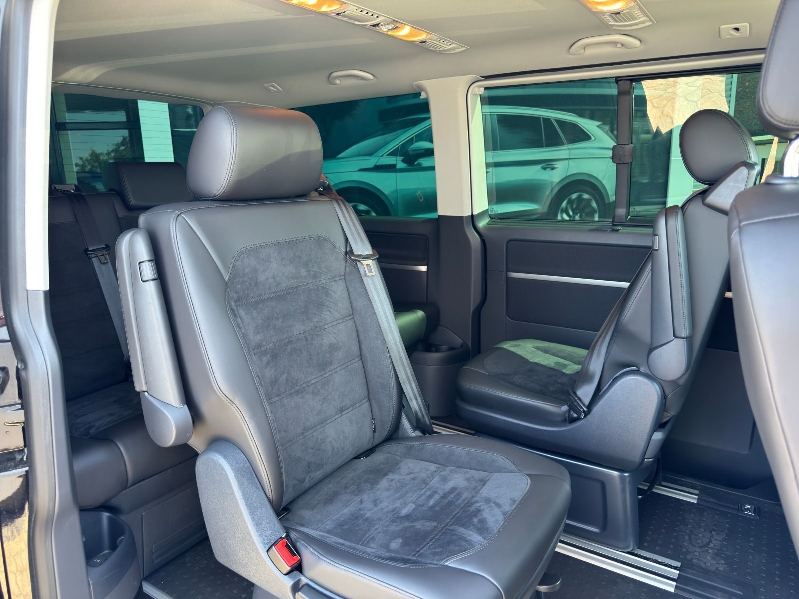 Fahrzeugabbildung Volkswagen T6 Multivan Generation Six 150PS DSG*AHK*RFK*StH