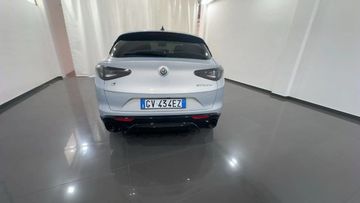 Alfa-Romeo Stelvio - 5