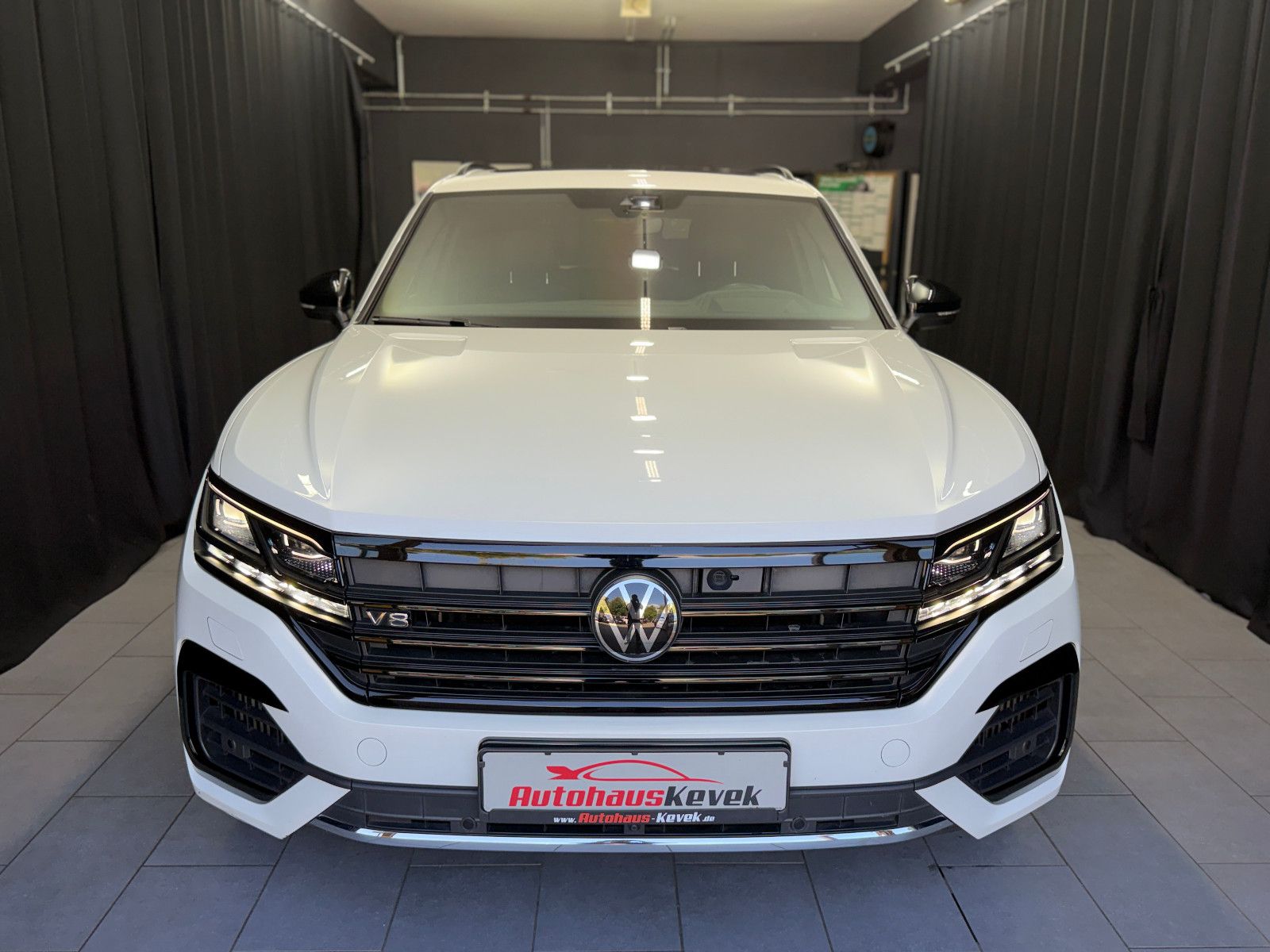 Fahrzeugabbildung Volkswagen Touareg R-Line 4Motion|PANO|NIGHT|LAST EDITION|