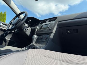Volkswagen Golf - 10