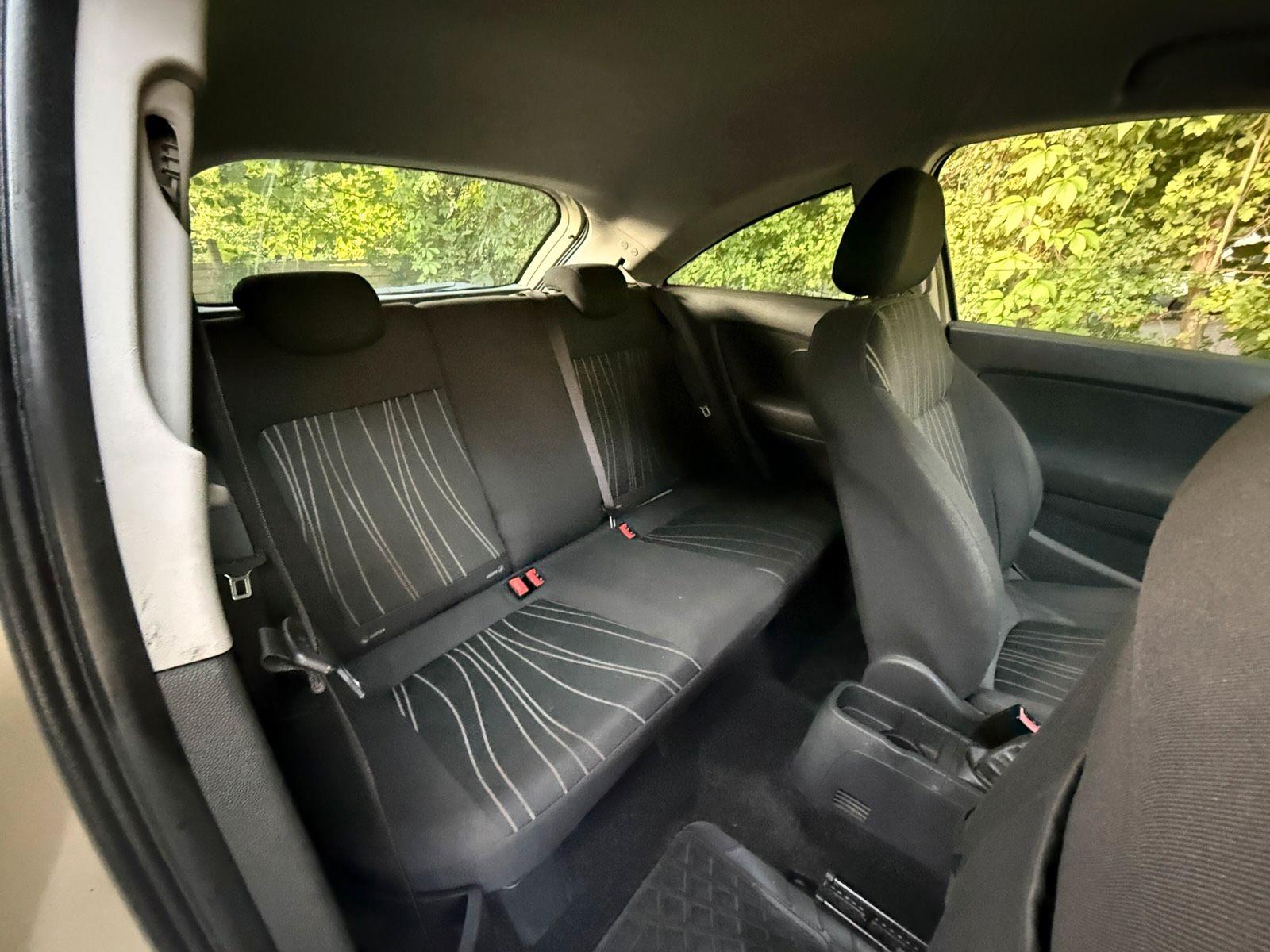 Opel Corsa 2010 — photo 7