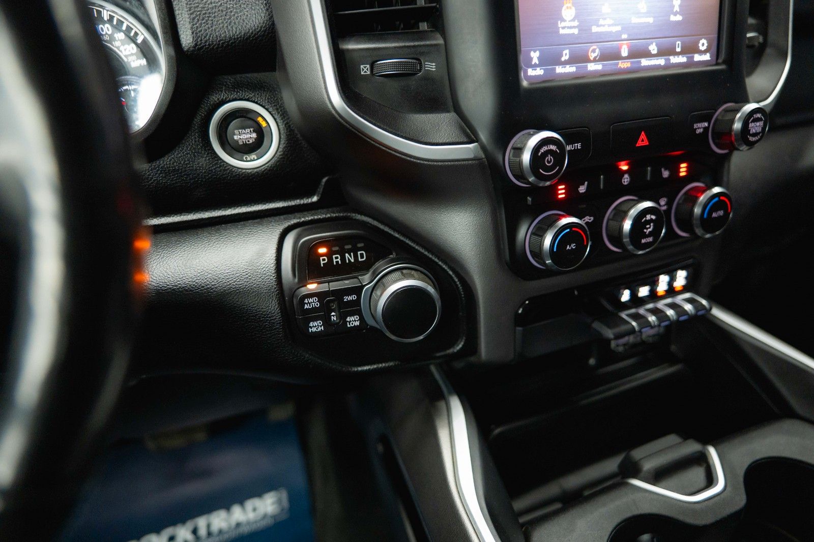 Fahrzeugabbildung Dodge RAM 5.7 V8 HEMI 4x4 OFFROAD Night Limited LONG