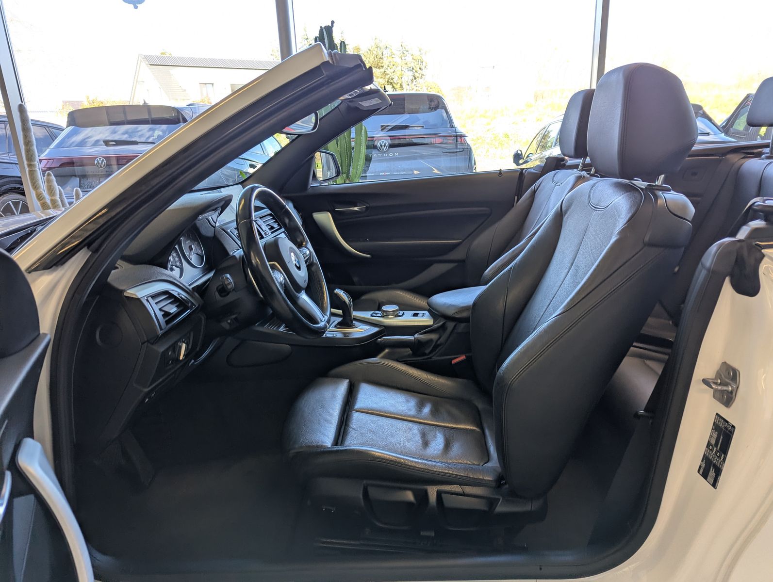 Fahrzeugabbildung BMW 220 d M-Sport-Paket Leder Bi-Xen Navi HiFi