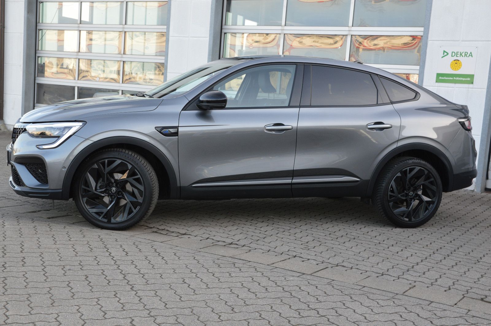 Fahrzeugabbildung Renault Arkana TCe 160 Mild-Hybrid Schiebedach Esprit A