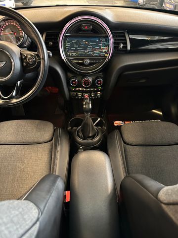 MYAUTOCENTER – Gebraucht- und Jahreswagen mit Werkstattservice in Pfaffenhofen MINI Mini 5-trg. Cooper D *Navi*Pano*
