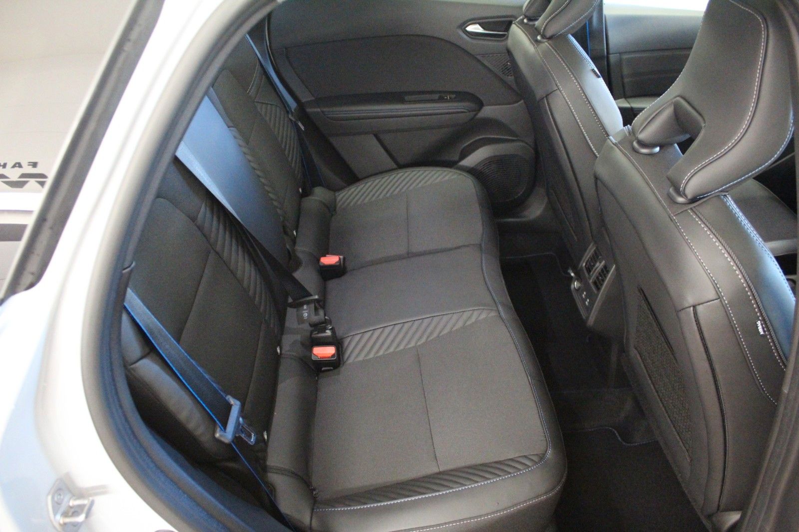 Fahrzeugabbildung Renault Symbioz Mild Hybrid 140 EDC Esprit Alpine