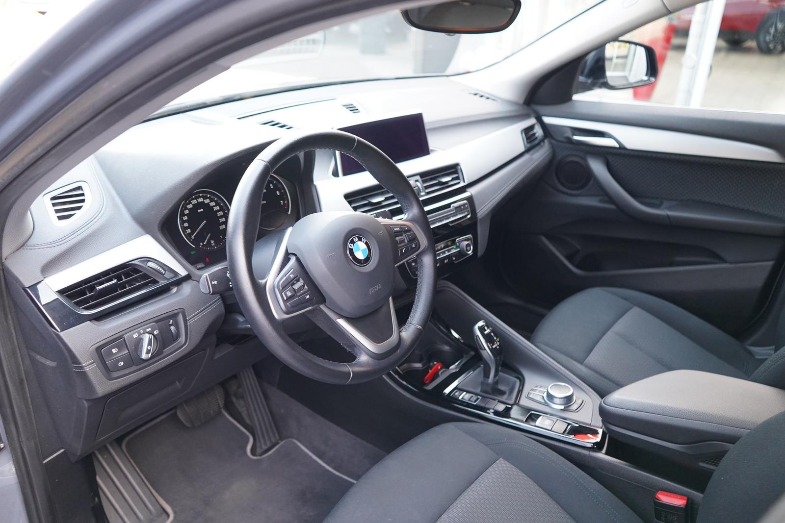 BMW X2 sDrive 20 i LED Navi Tempomat DAB Sitzheizung, миниатюра 12